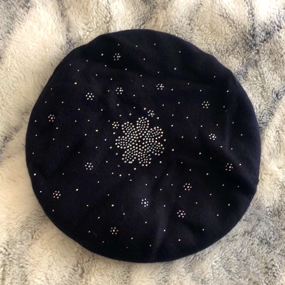 Reversible Black Beret Hat